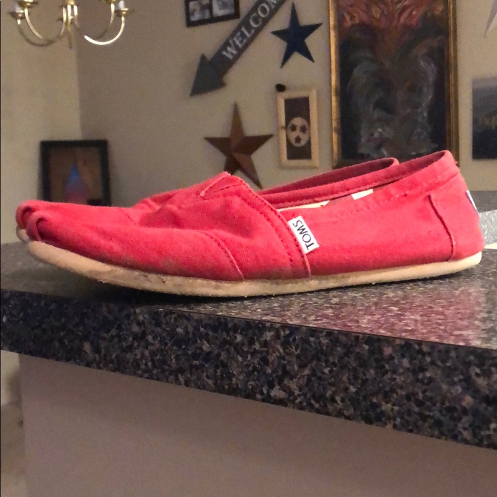 Toms
